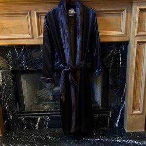 Lined satin robe. Heavy plush lining.